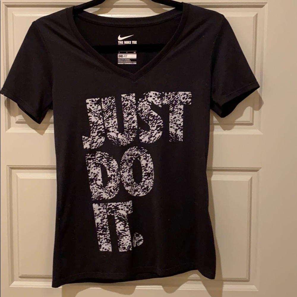 NIKE DRI-FIT Athletic Cut Tee